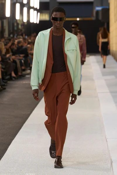 Look 28